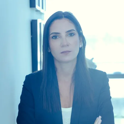 עו"ד ונוטריון דבורה צור, שותפה מייסדת במשרד צור קוטק-איתן